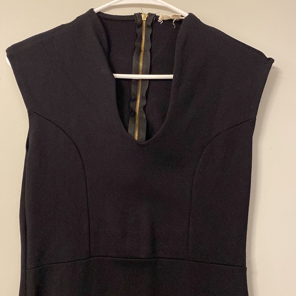 Black dress - Picture 2 of 3